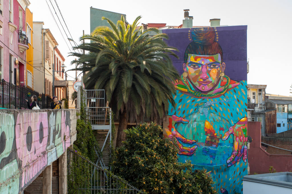 One of the many impressive murals in Valparaiso