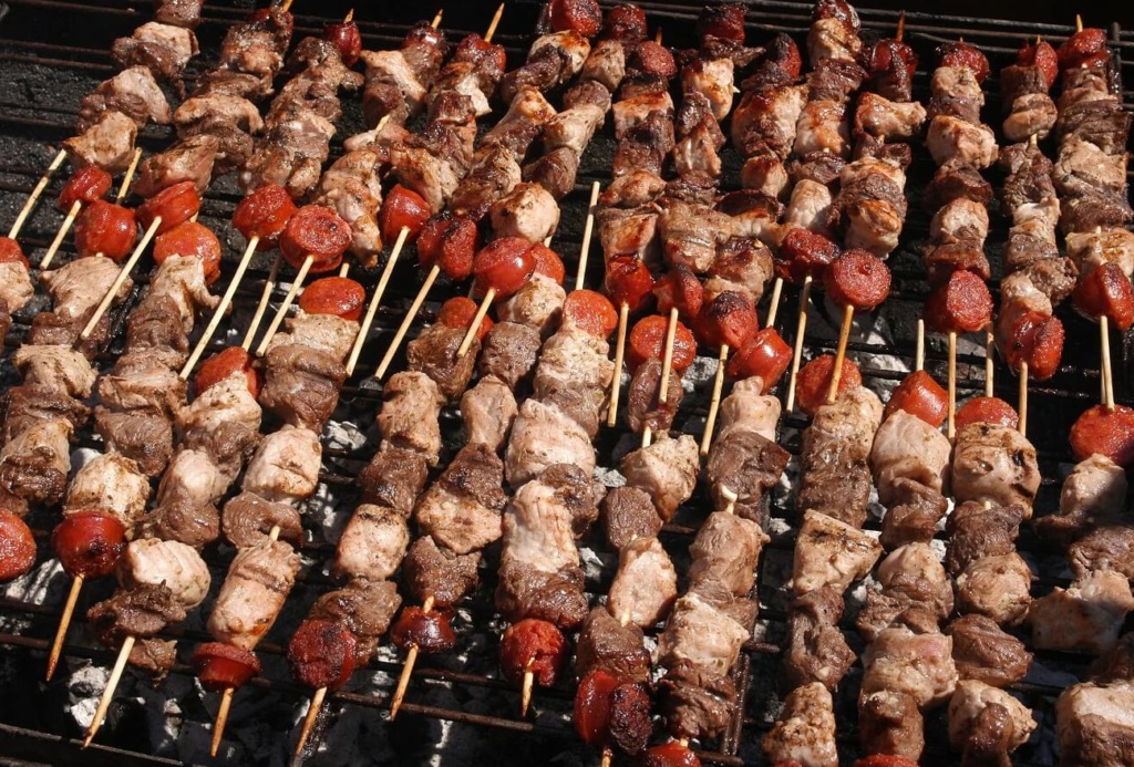 anticuchos on the grill